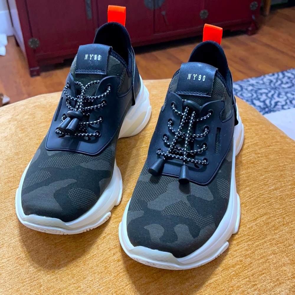 Never been worn! Size 9 Steve Madden!